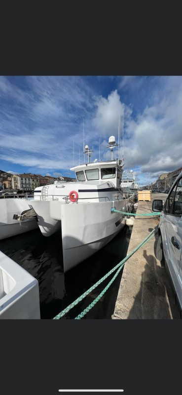 Nettoyage de carène catamaran à Sète , Bouzigues, Balaruc les Bains Mèze et Frontignan 